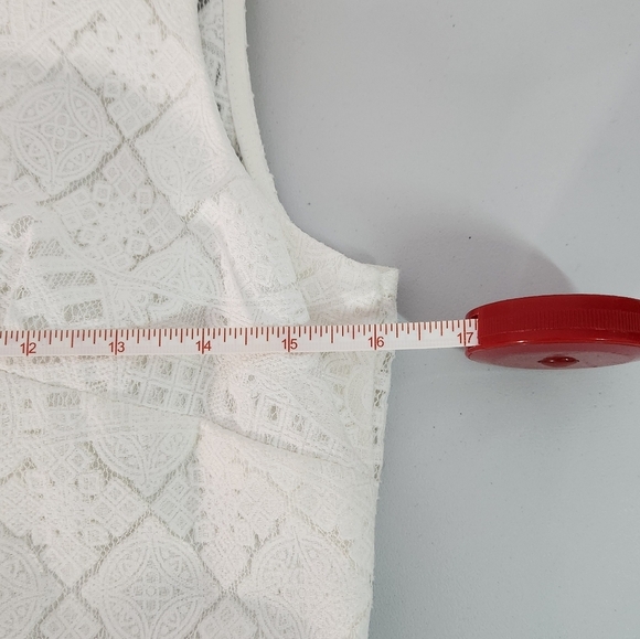 Beautiful lace Maia dress, size 4, NWT - Picture 10 of 12